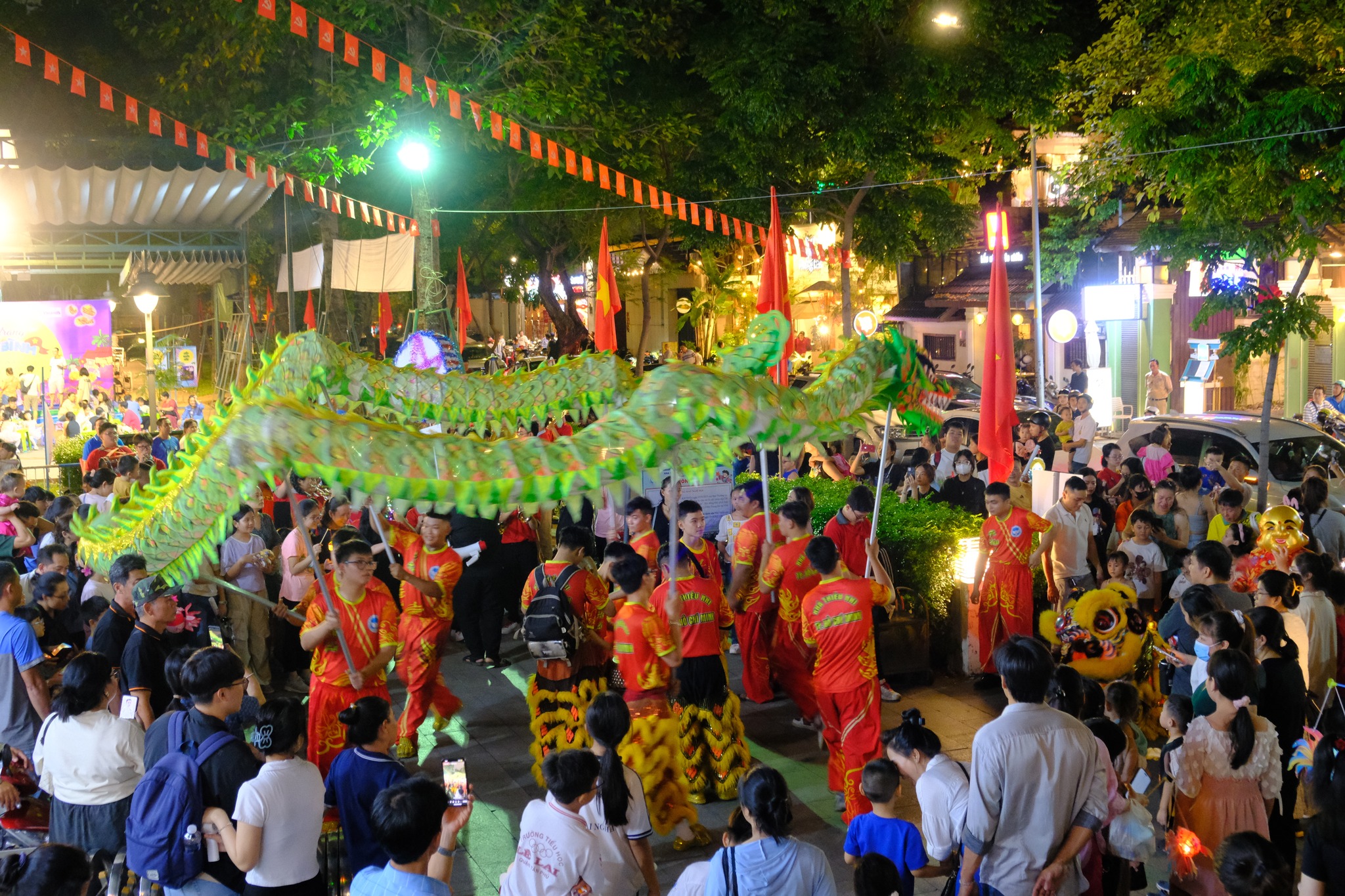 Lễ hội trung thu 2025 tại TP.HCM sôi nổi với 'Ánh trăng hòa bình' - 7