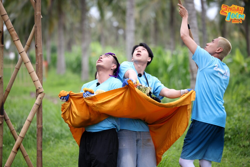 Kaity Nguyễn chật vật trong thử thách hái dừa, được Lê Dương Bảo Lâm ga lăng giải cứu - 4