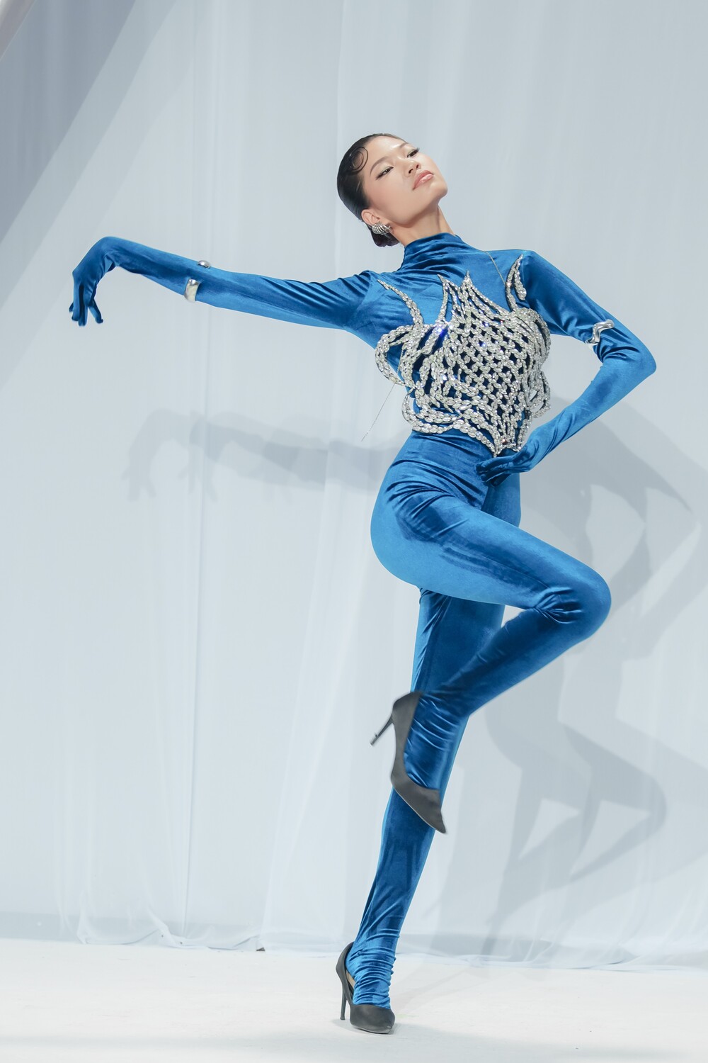 Lộ diện Top 3 bước vào chung kết Vietnam’s Next Top Model 2025 - 3