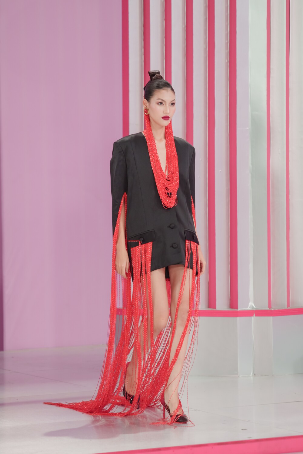 Lộ diện Top 3 bước vào chung kết Vietnam’s Next Top Model 2025 - 6