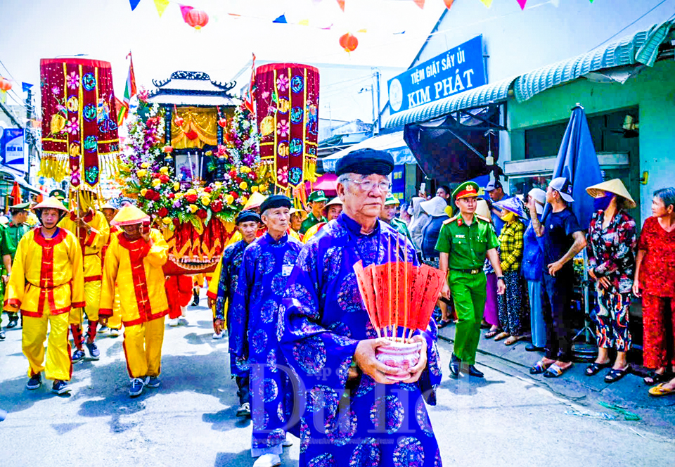Biển Cần Giờ mở hội nghinh Ông, vạn ghe thuyền rộn rã ra khơi cầu bình an - 12