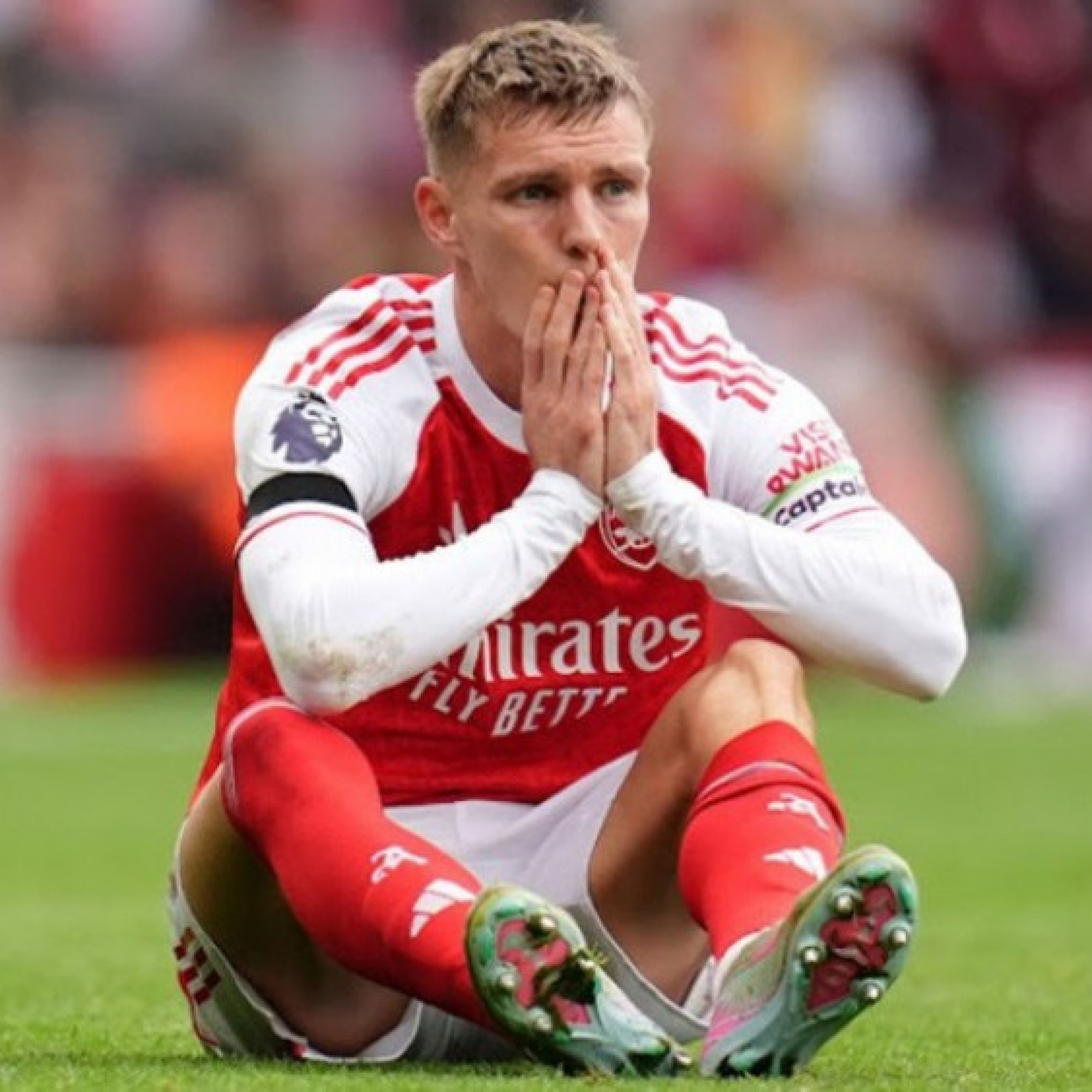  - Odegaard chấn thương, Zubimendi bất ngờ thành nguồn sáng tạo mới cho Arsenal