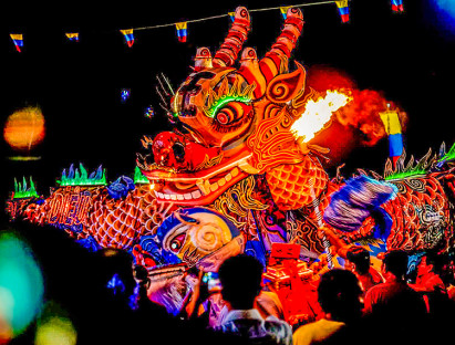 Du lịch biển - Đêm trăng rằm họa lại tích xưa Hội Yến Diêu Trì