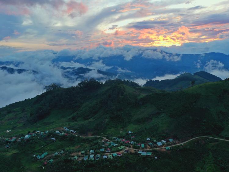 Đón bình minh kỳ diệu trên dãy núi Ngọc Linh