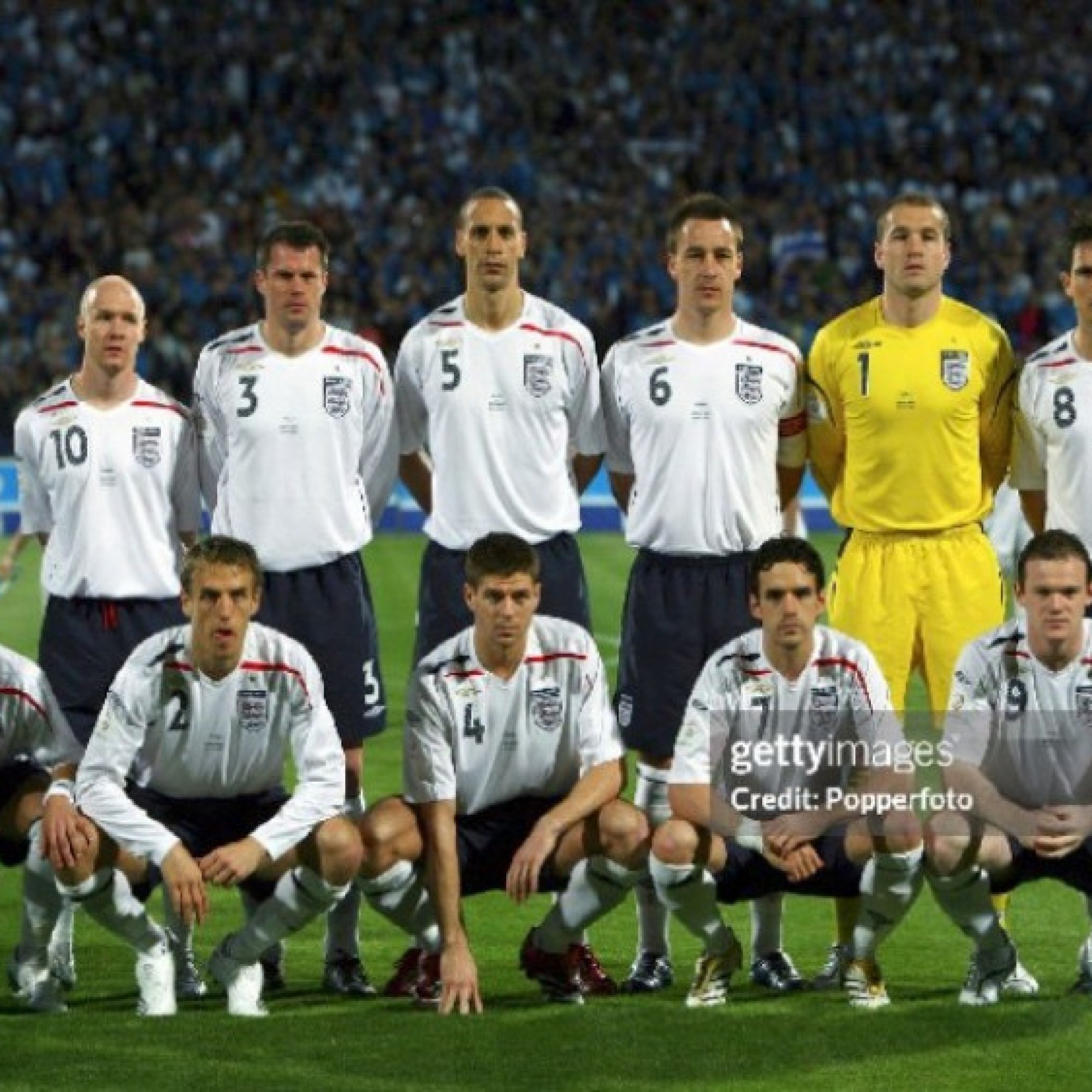  - Steven Gerrard bóc trần nội bộ tuyển Anh thời “thế hệ vàng”