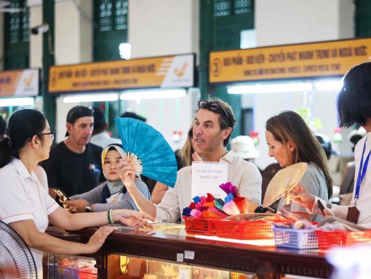 TP.HCM ứng dụng AI và công nghệ siết chặt an toàn cho du khách