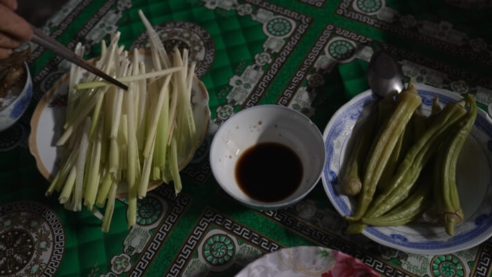Ốc Thanh Vân, Huỳnh Lập và Tiêu Minh Phụng rơi nước mắt trước nghị lực các em nhỏ mồ côi - 4