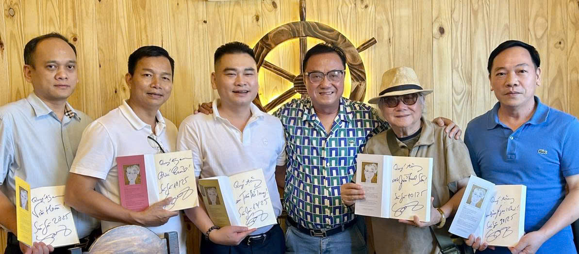 Đôi nét chấm phá khi đọc tạp bút 'Tự nhắc mình' của Hồng Thanh Quang - 4