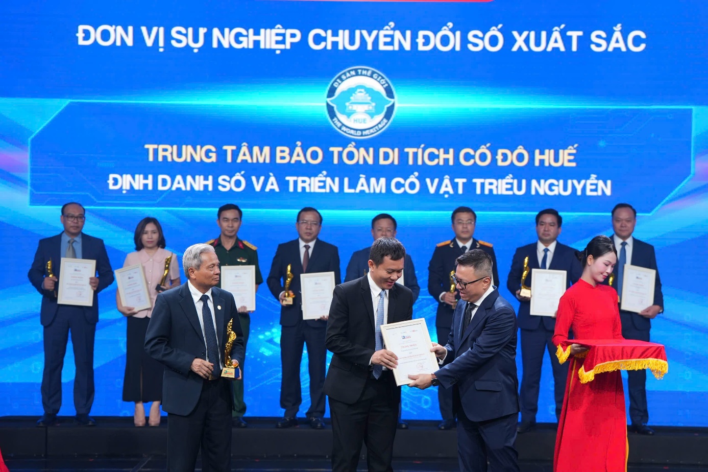 Định danh số và triển lãm cổ vật Triều Nguyễn đạt giải thưởng lớn - 2