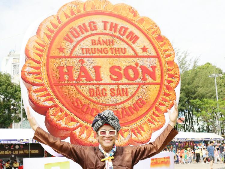 Những hình ảnh ấn tượng từ Hội Trăng rằm ở Cần Thơ