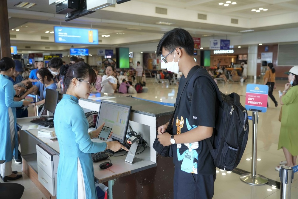 Hàng không Việt Nam sẵn sàng cho kỷ nguyên 'bay bằng khuôn mặt' - 2