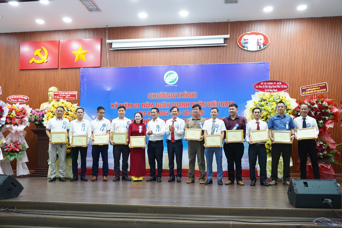 Đông Thạnh: Tôn vinh doanh nhân, lan tỏa tinh thần vì cộng đồng - 6
