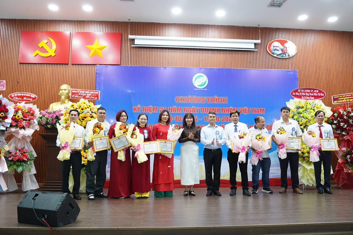 Đông Thạnh: Tôn vinh doanh nhân, lan tỏa tinh thần vì cộng đồng - 2