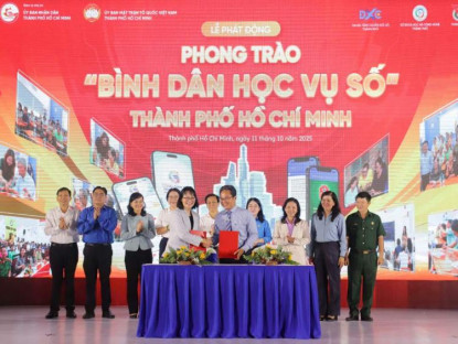 'Bình dân học vụ số': TPHCM đặt mục tiêu 100% người dân có kỹ năng số
