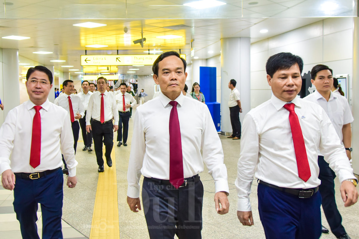 Bí thư Trần Lưu Quang dẫn đầu đoàn Đại biểu TP.HCM ‘mục sở thị’ metro số 1 - 1