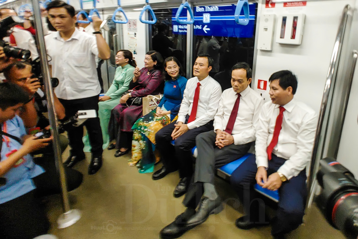 Bí thư Trần Lưu Quang dẫn đầu đoàn Đại biểu TP.HCM ‘mục sở thị’ metro số 1 - 6
