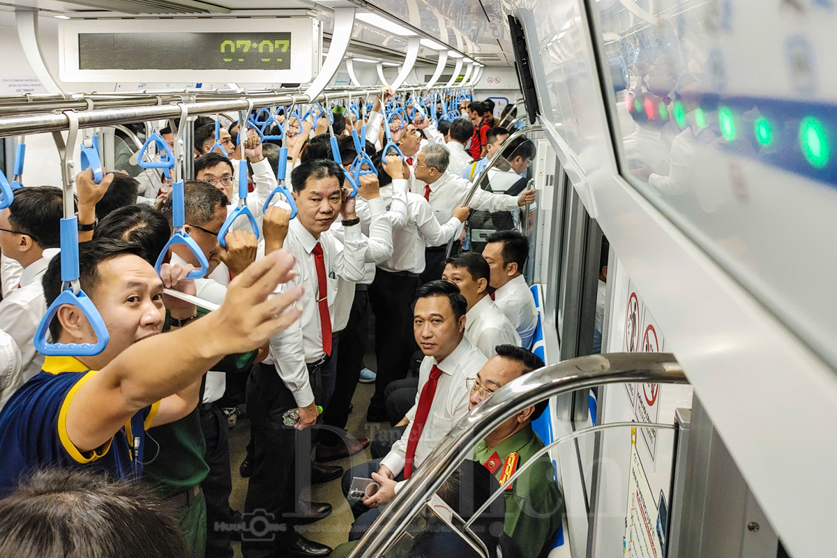 Bí thư Trần Lưu Quang dẫn đầu đoàn Đại biểu TP.HCM ‘mục sở thị’ metro số 1 - 8