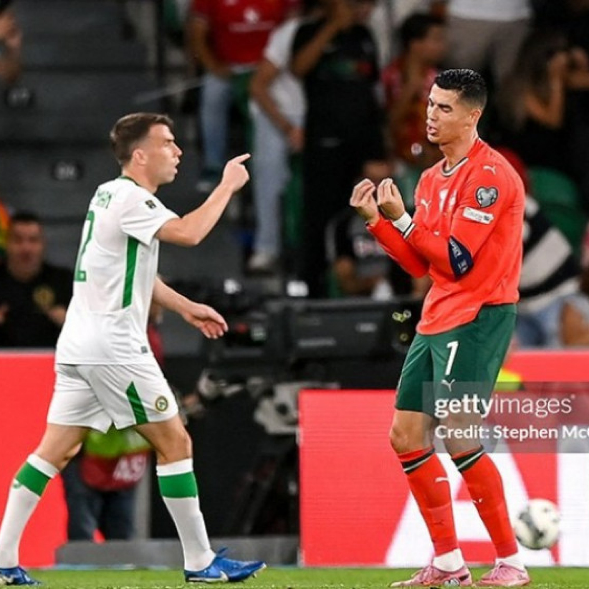  - Bồ Đào Nha thắng vất vả: Ronaldo không phải xin lỗi dù đá hỏng 11m