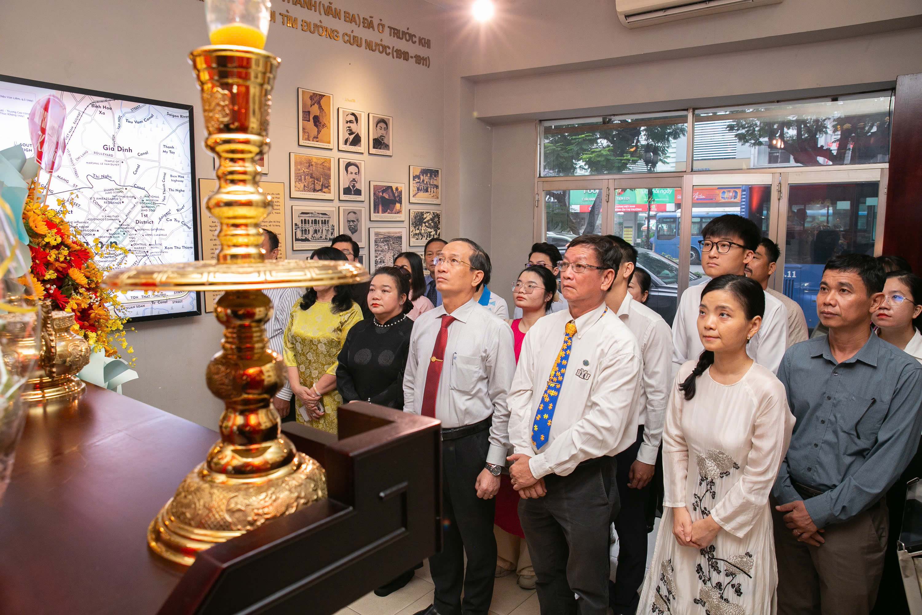 Tạp chí Doanh Nhân Sài Gòn tổ chức Lễ dâng hoa Bác Hồ - 1