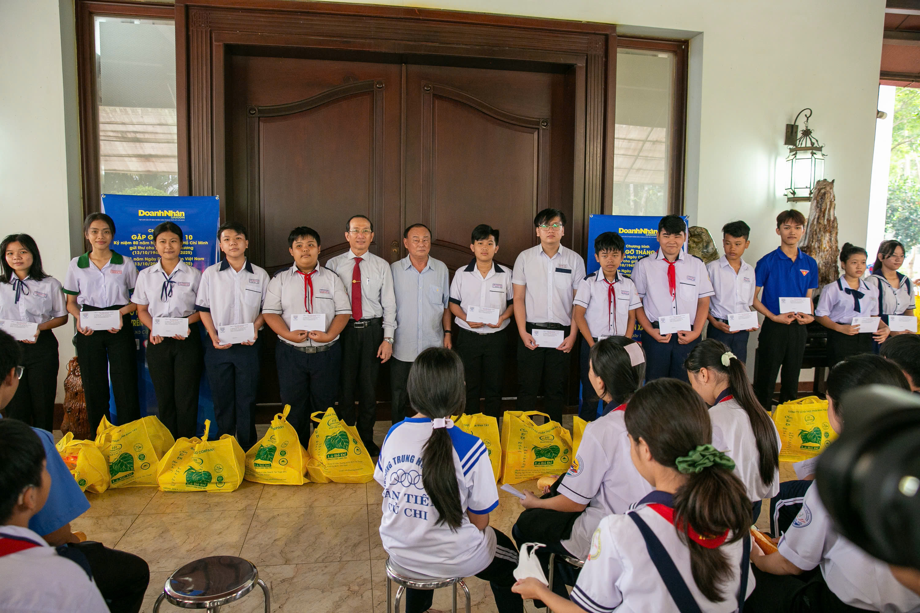 Tạp chí Doanh Nhân Sài Gòn tổ chức Lễ dâng hoa Bác Hồ - 4
