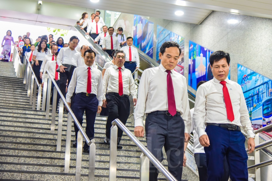 Bí thư Trần Lưu Quang dẫn đầu đoàn Đại biểu TP.HCM ‘mục sở thị’ metro số 1 - 2