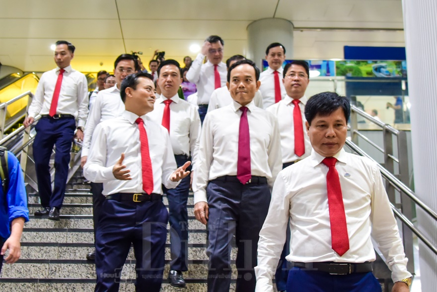 Bí thư Trần Lưu Quang dẫn đầu đoàn Đại biểu TP.HCM ‘mục sở thị’ metro số 1 - 5
