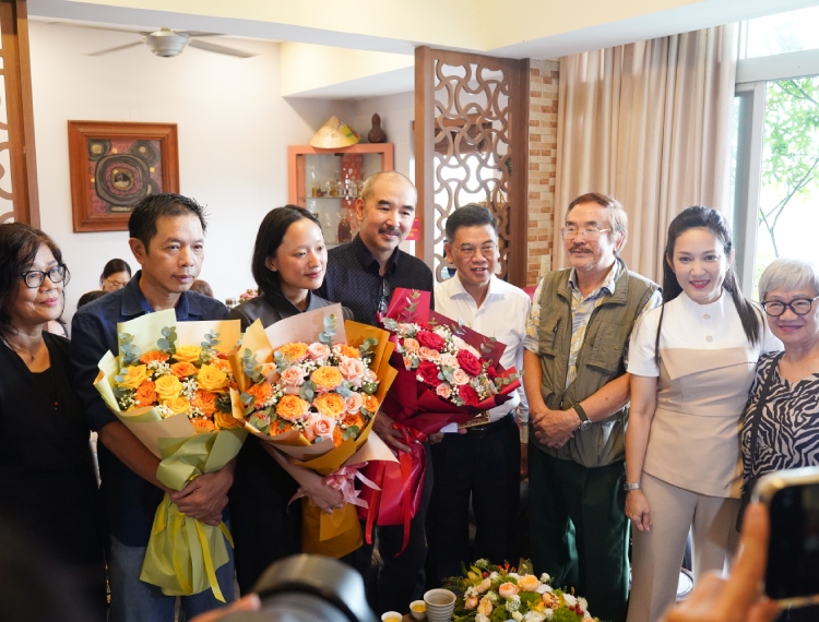 TP.HCM trao bằng khen cho đạo diễn Bùi Thạc Chuyên, người kể chuyện từ lòng đất Củ Chi