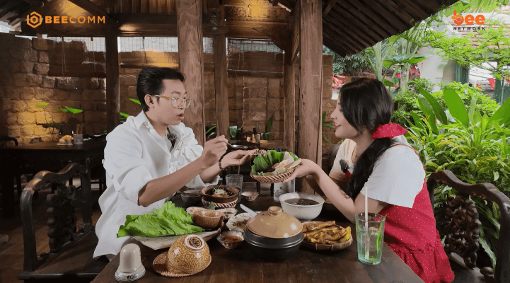 Quán ăn hạnh phúc: Năm Chà và Hỷ Khí Dương Dương thích thú với quán ăn đậm chất nông thôn Việt xưa tại TP.HCM - 1