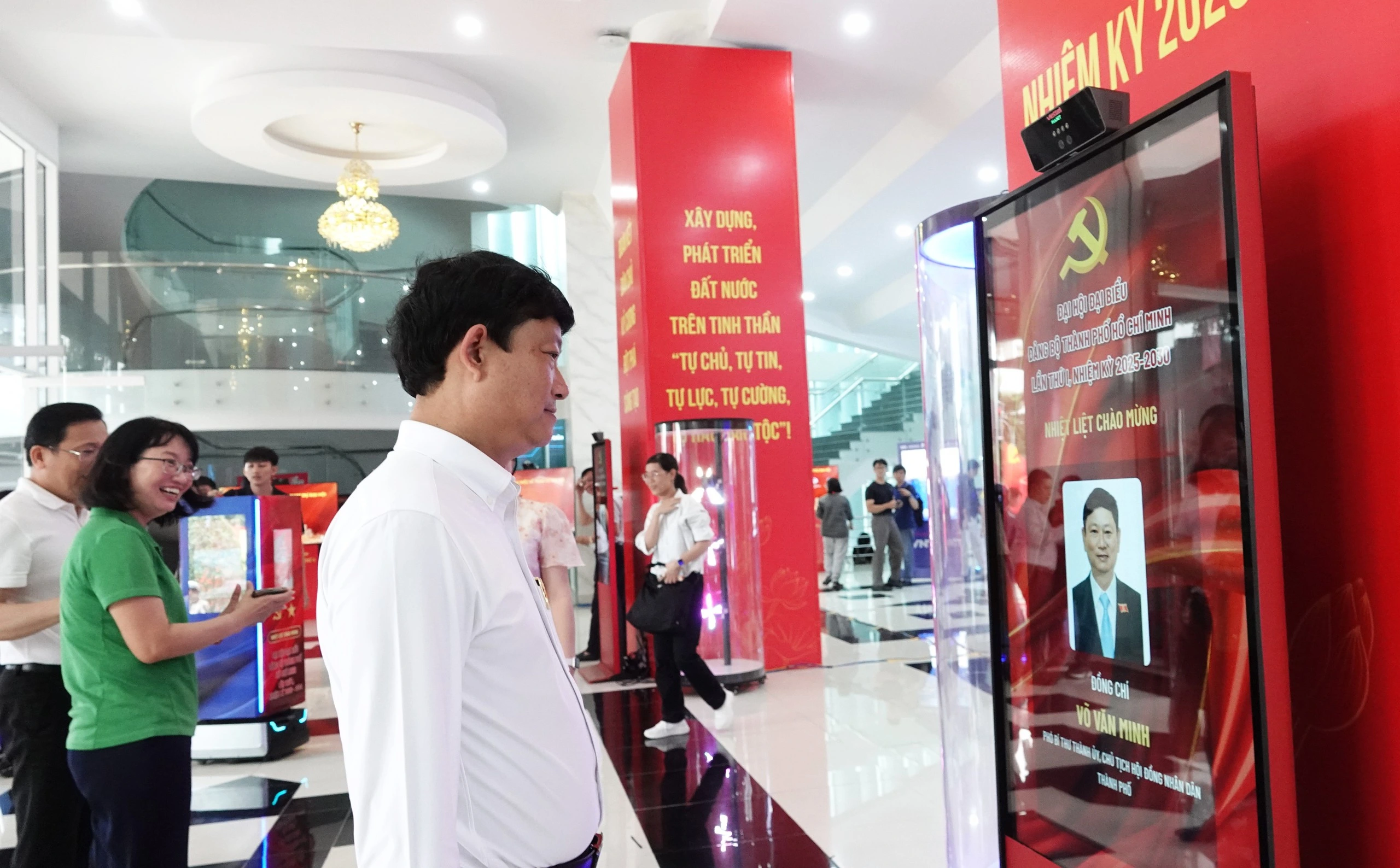 TPHCM đặt mục tiêu chuẩn hóa 100% cơ sở dữ liệu, phục vụ người dân và doanh nghiệp - 2