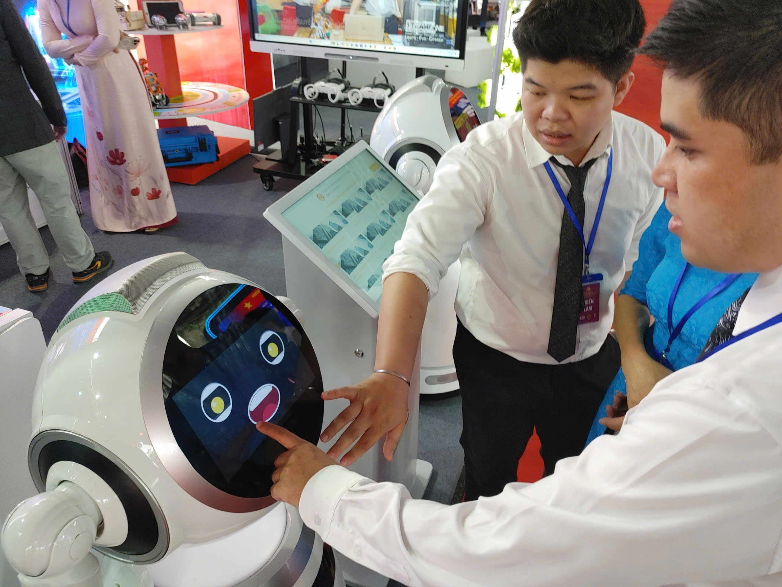 TP.HCM trưng bày hơn 650 sản phẩm công nghệ cao, khẳng định vị thế trung tâm đổi mới sáng tạo - 5