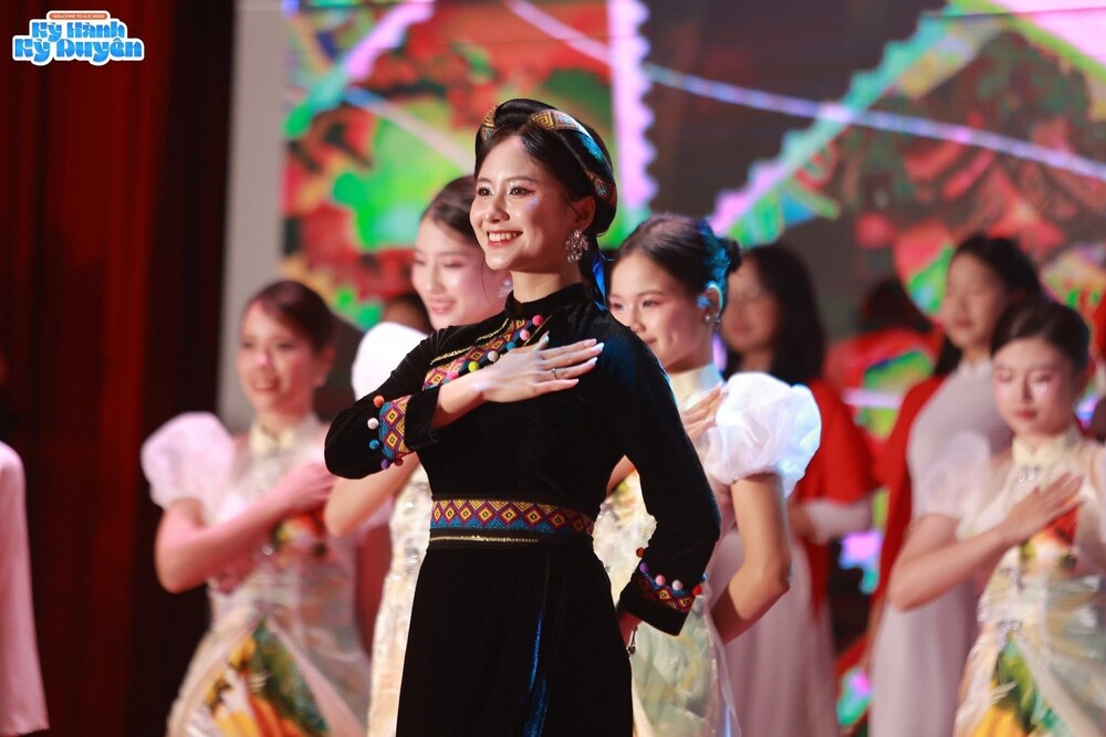 Những thanh âm tuổi trẻ tại đêm nhạc hội “Welcome to AJC 2025 - Kỳ Hành Kỳ Duyên” - 1