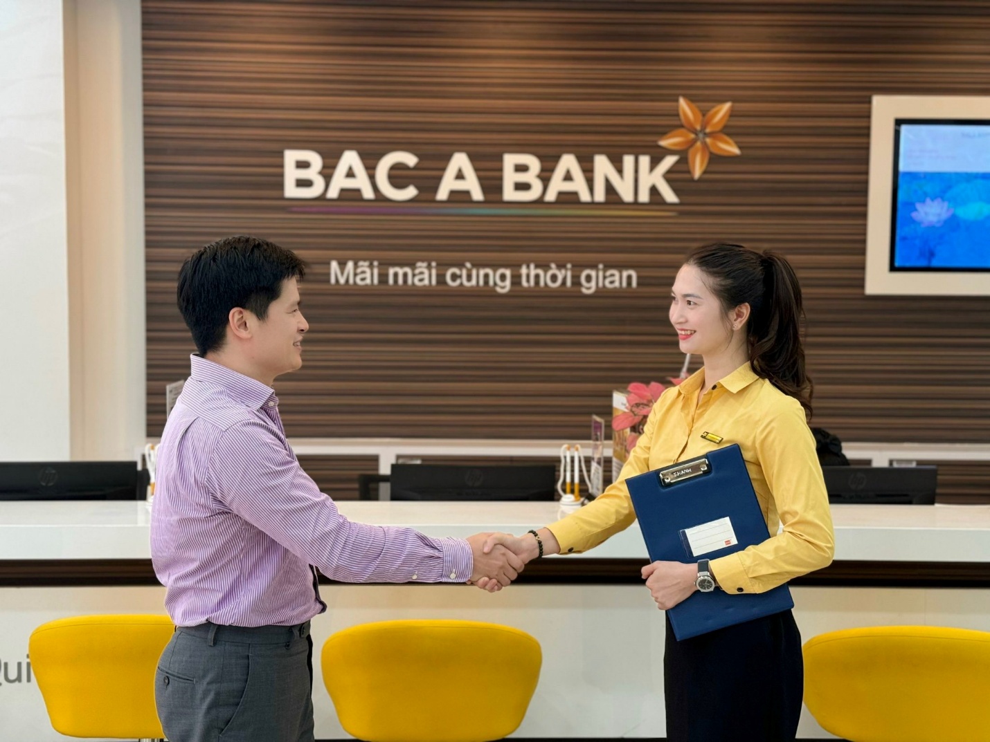 BAC A BANK thay đổi địa điểm và tên gọi 2 phòng giao dịch - 1