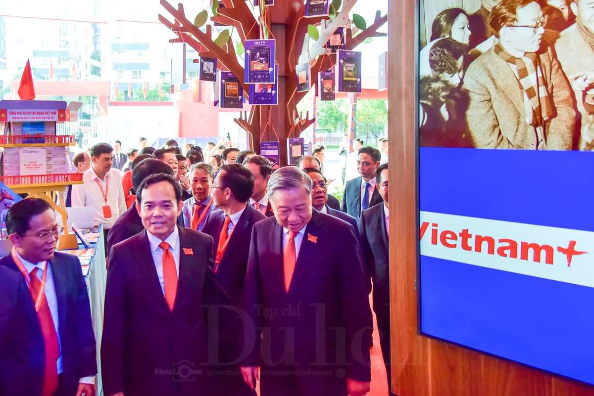 Tổng Bí thư Tô Lâm tham quan không gian triển lãm “TP.HCM - Kỷ nguyên vươn mình” - 7