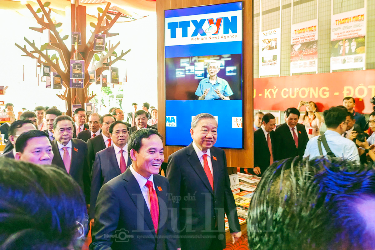 Tổng Bí thư Tô Lâm tham quan không gian triển lãm “TP.HCM - Kỷ nguyên vươn mình” - 6