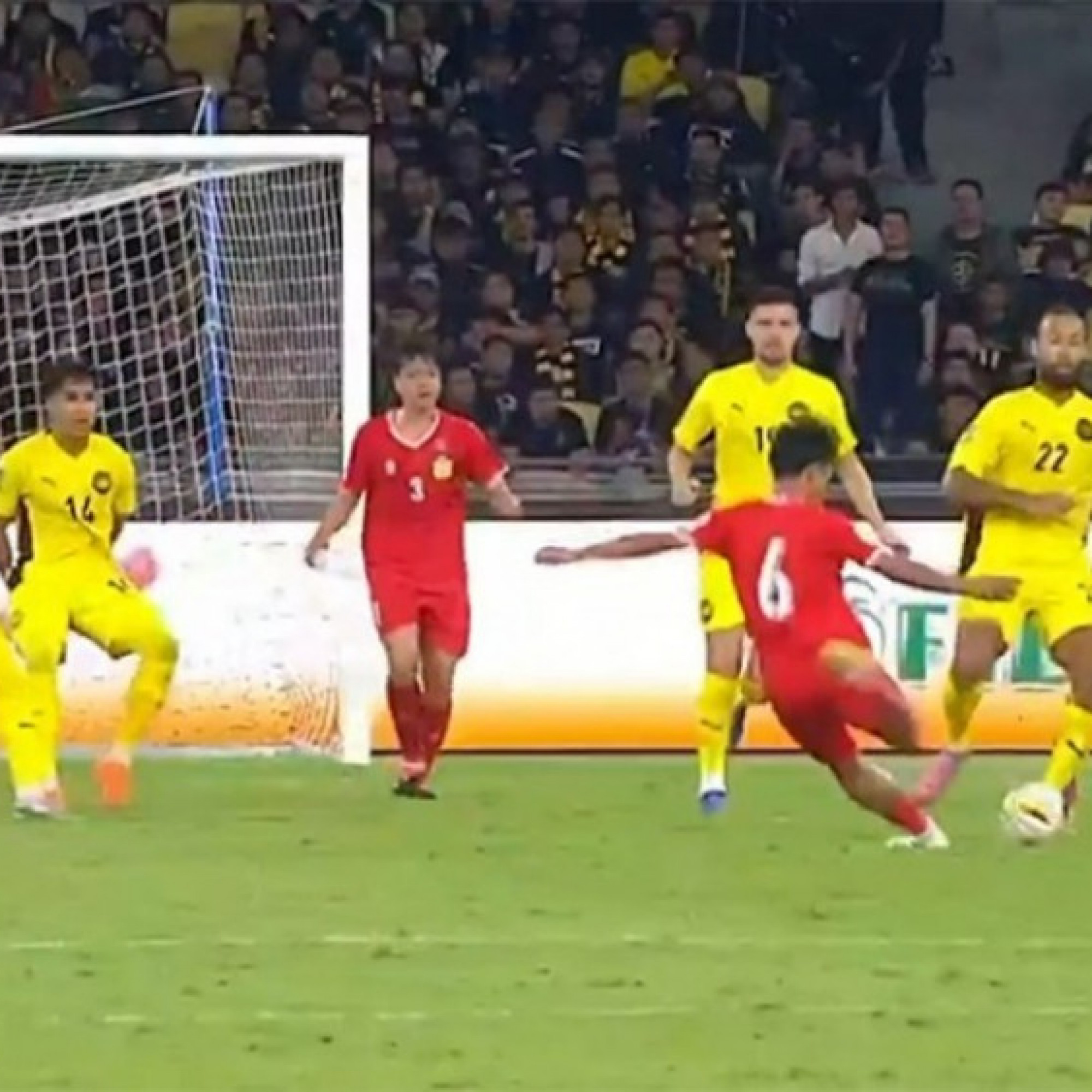  - Video bóng đá Malaysia - Lào: "Hổ Mã Lai" gặp khó (Vòng loại Asian Cup)