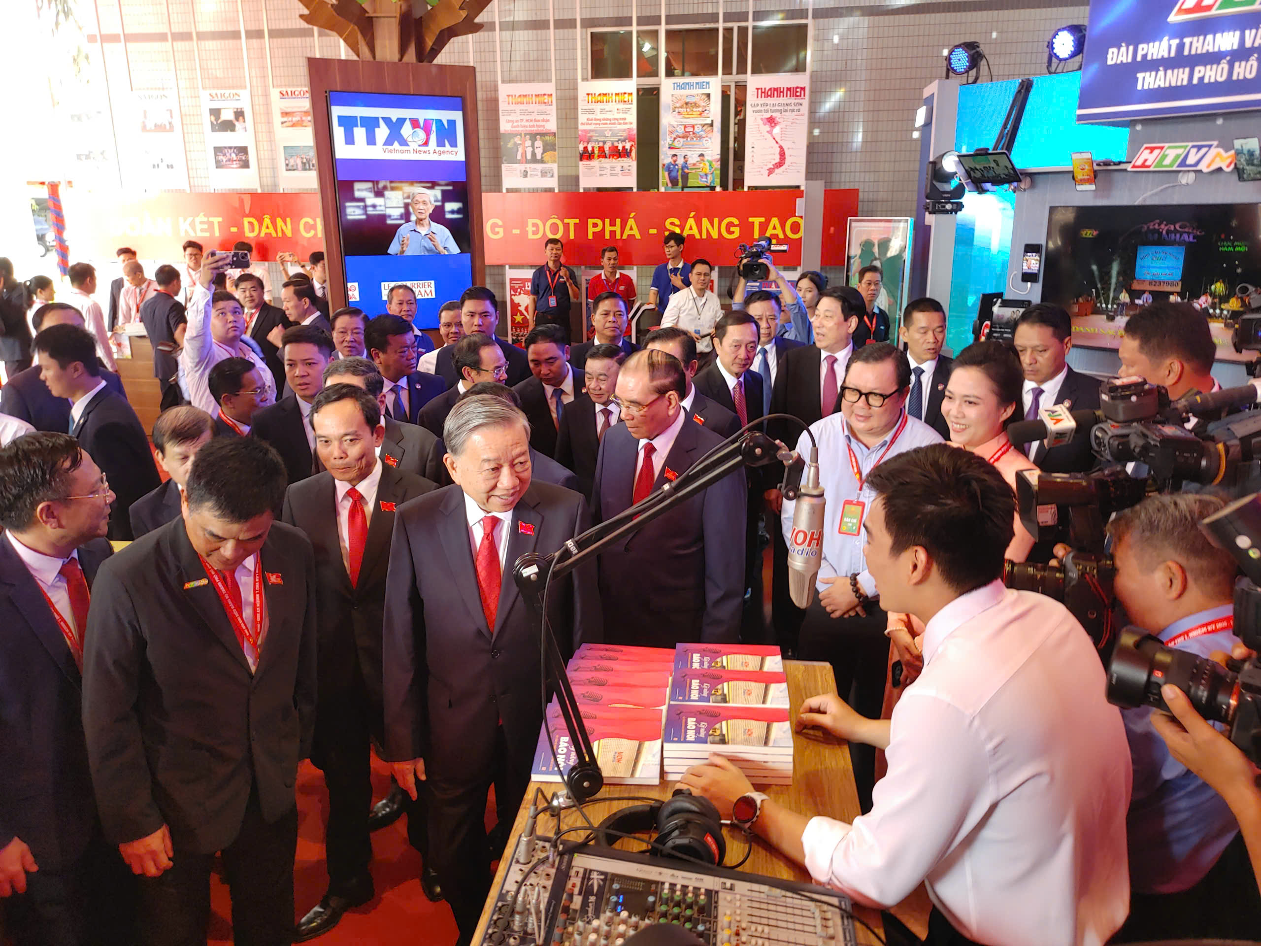 Trực tiếp Đại hội đại biểu Đảng bộ TP.HCM lần thứ I, nhiệm kỳ 2025 - 2030 - 7