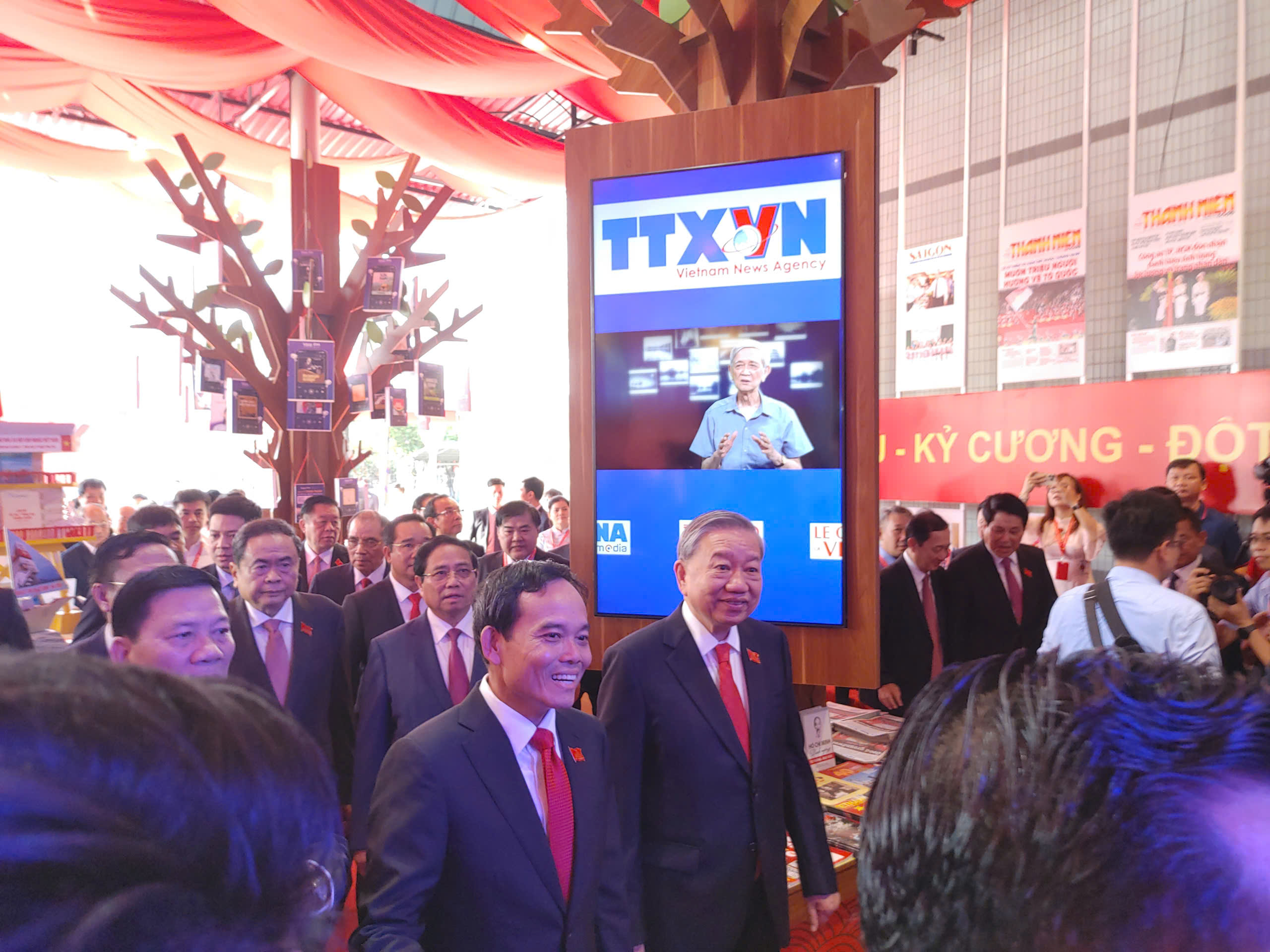 Trực tiếp Đại hội đại biểu Đảng bộ TP.HCM lần thứ I, nhiệm kỳ 2025 - 2030 - 11