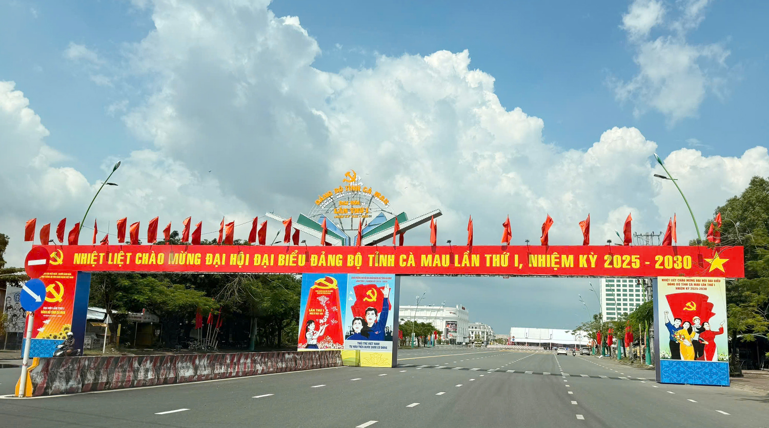 Cận cảnh biểu tượng con tôm 22 tỷ đồng ở Cà Mau - 8