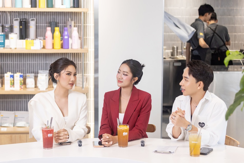 Hoa hậu Trúc Linh xúc động vì đã lâu không được ăn bữa cơm gia đình và hành động tinh tế của Hoa hậu Phương Linh - 3