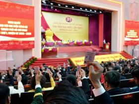  - Bế mạc Đại hội đại biểu Đảng bộ TPHCM lần thứ I: 'Thống nhất ý chí, nhận thức và hành động'