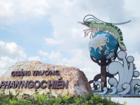  - Cận cảnh biểu tượng con tôm 22 tỷ đồng ở Cà Mau