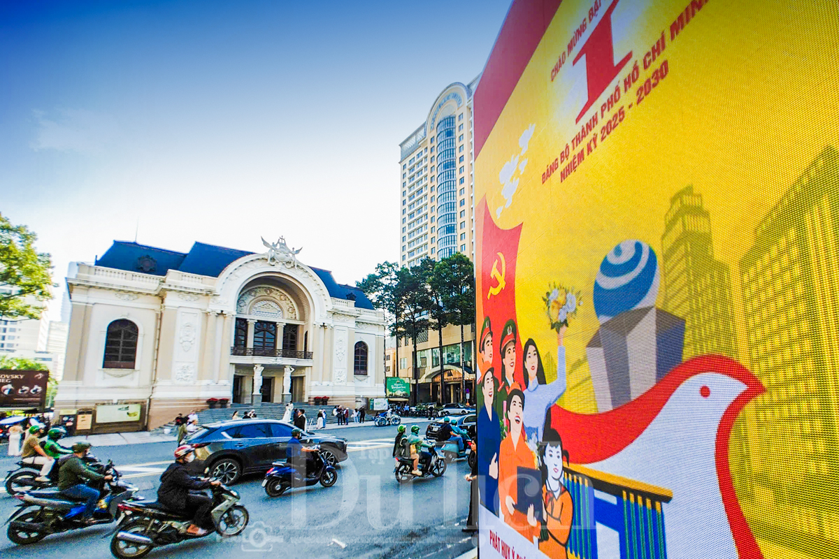 ngay hoi dai doan ket: tp.hcm ruc ro co hoa don mung ky nguyen moi tu dai hoi dang bo lan thu i - 8