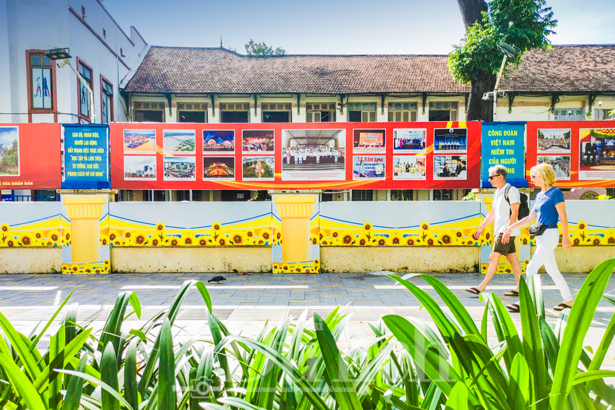 ngay hoi dai doan ket: tp.hcm ruc ro co hoa don mung ky nguyen moi tu dai hoi dang bo lan thu i - 18