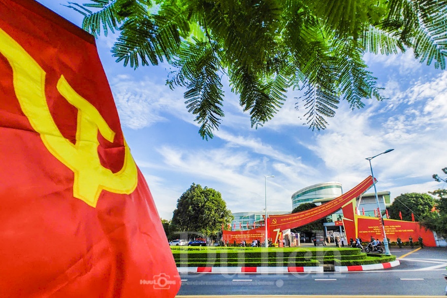 ngay hoi dai doan ket: tp.hcm ruc ro co hoa don mung ky nguyen moi tu dai hoi dang bo lan thu i - 9