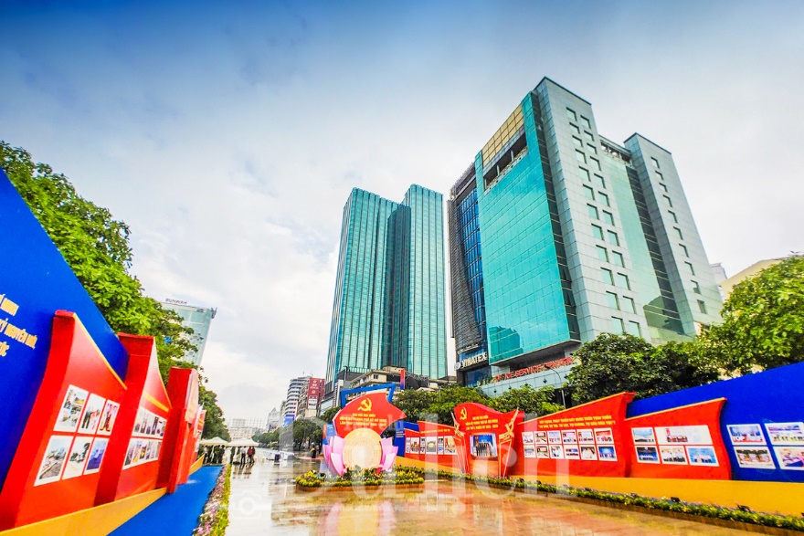 ngay hoi dai doan ket: tp.hcm ruc ro co hoa don mung ky nguyen moi tu dai hoi dang bo lan thu i - 16