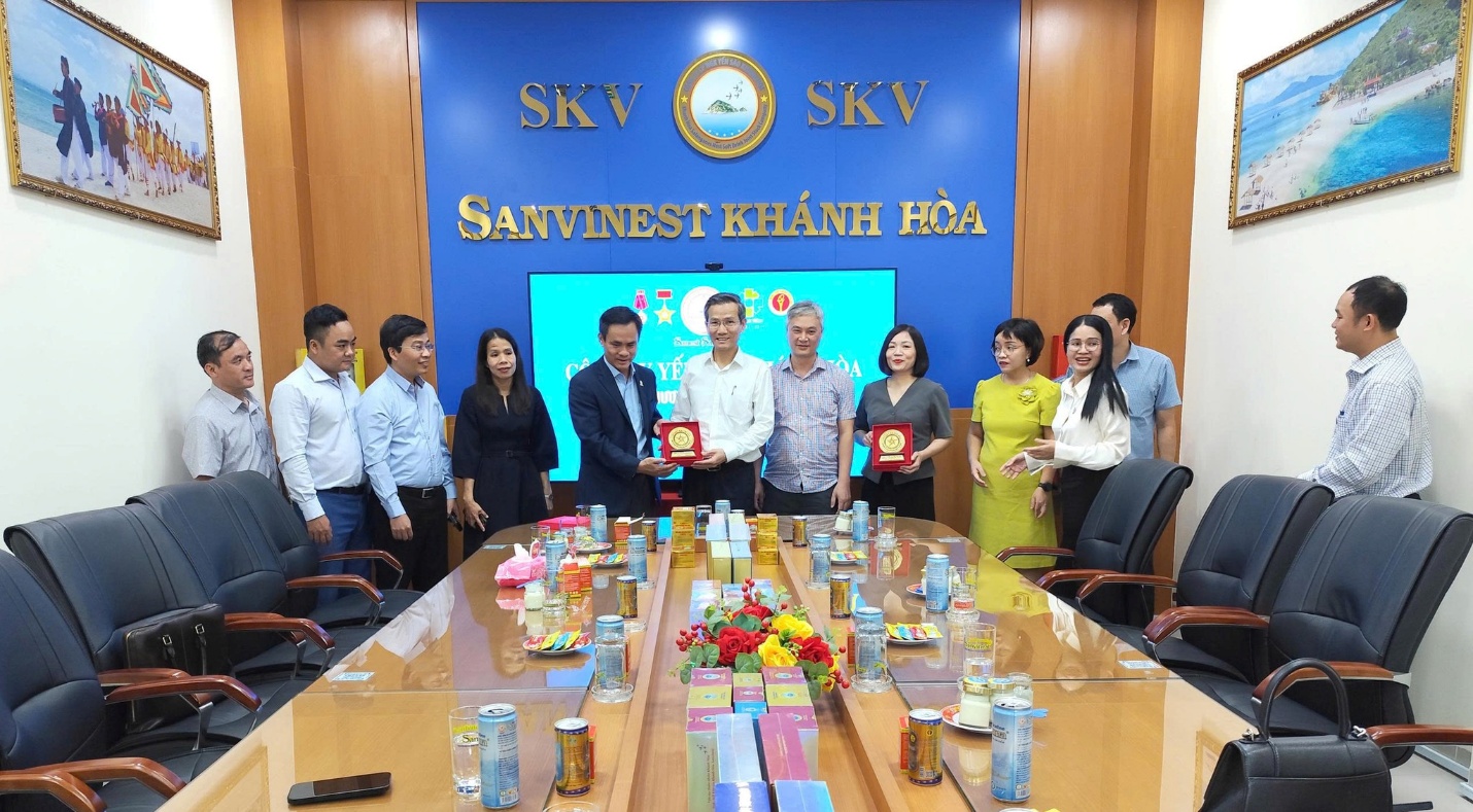 Yến sào Khánh Hòa: Lá cờ đầu trong phong trào thi đua yêu nước - 2