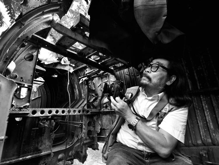 Gió bụi và ánh sáng: Hành trình cùng Mỹ Dũng