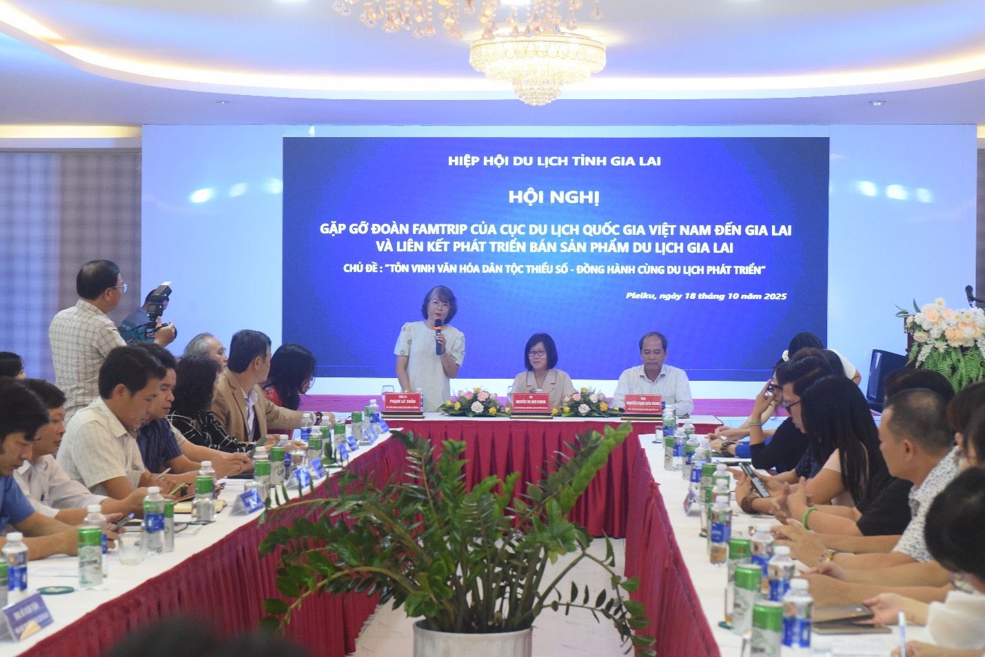 ton vinh van hoa dan toc thieu so dong hanh cung du lich phat trien - 1