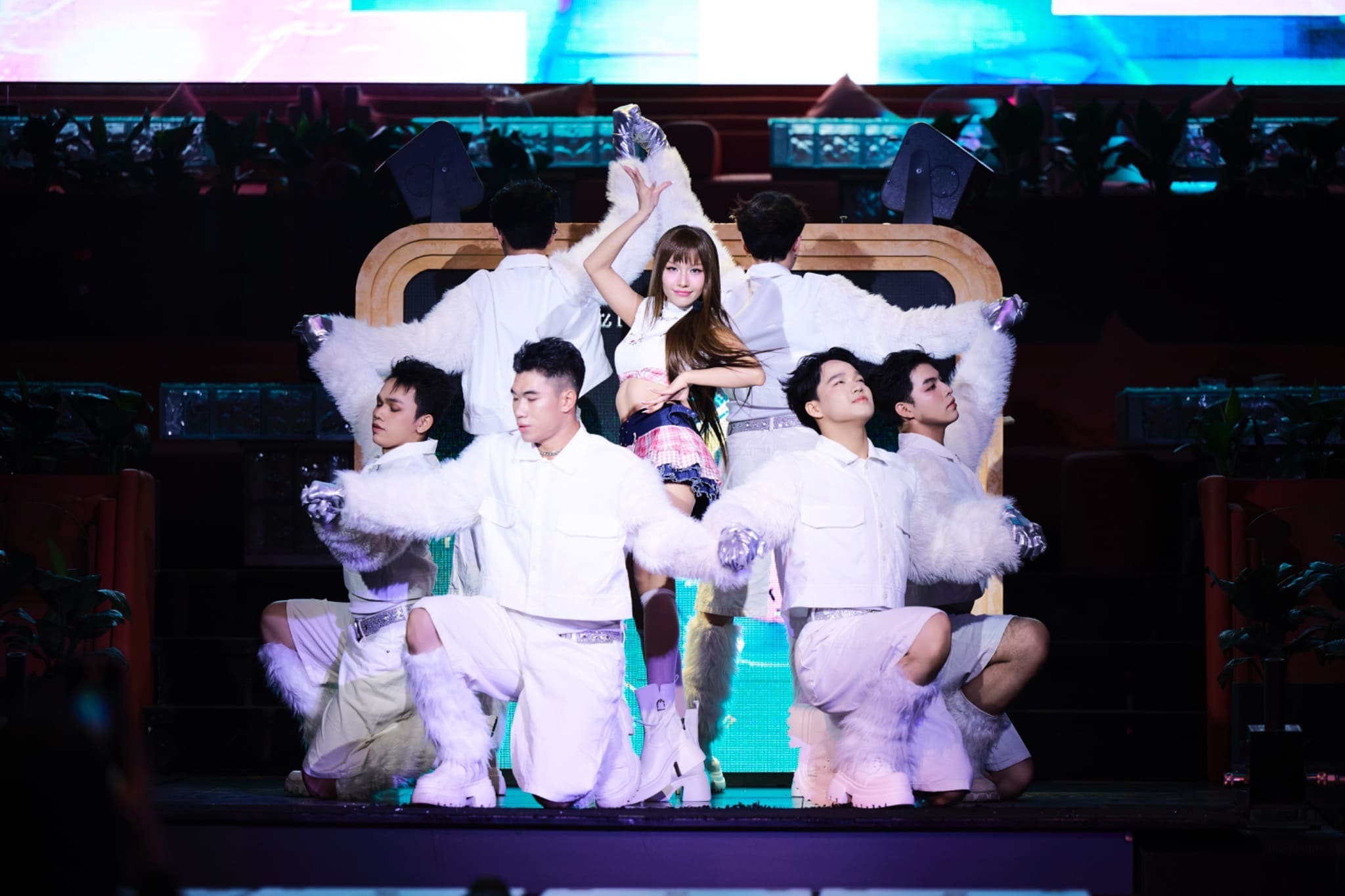 Từng suýt debut cùng Amee, Liz Ngụy Thùy Linh chính thức “tái sinh” với EP “Secret Note” - 1