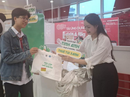  - Ra mắt mô hình cho thuê túi tái chế tại siêu thị ở Huế